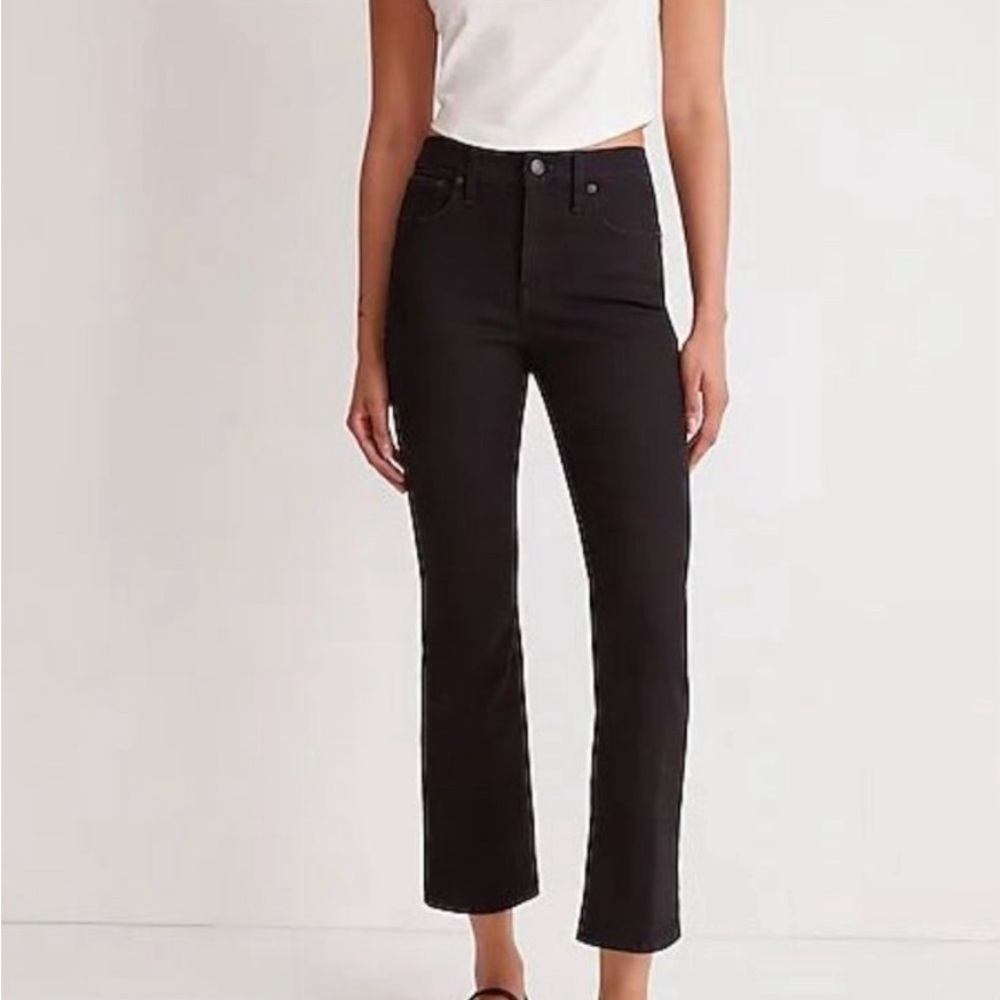 Madewell Petite Kick Out Crop Jeans in Black Rinse Wash size 26P